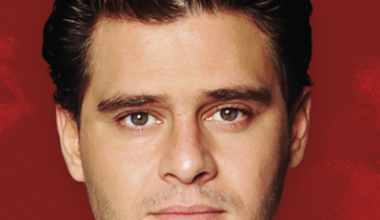 Fils du légendaire Joe Dassin, Julien Dassin rend un hommage vibrant à son père, "une légende de la chanson française"