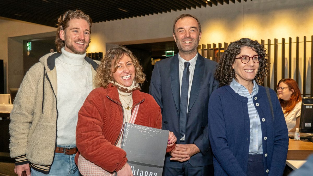"On a l’impression d’avoir gagné au loto" : le 100 000e visiteur de l’exposition de Pierre Soulages célébré au musée Fabre