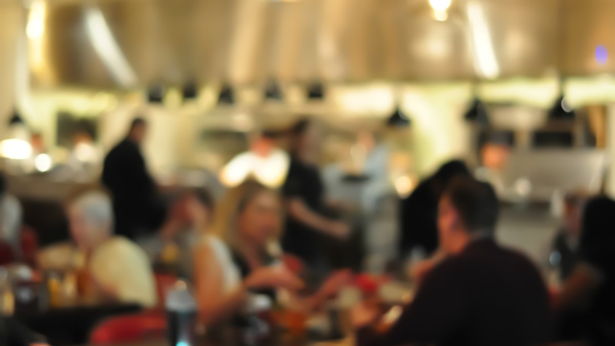 Les serveurs n’en croient pas leurs yeux : des clients quittent le restaurant en laissant 4 200 euros de pourboire