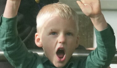 Lucas Tindall, bientôt 5 ans, a profité de cette première journée de l'année 2026, au grand air, à l'hippodrome de Cheltenham dans le Gloucestershire.