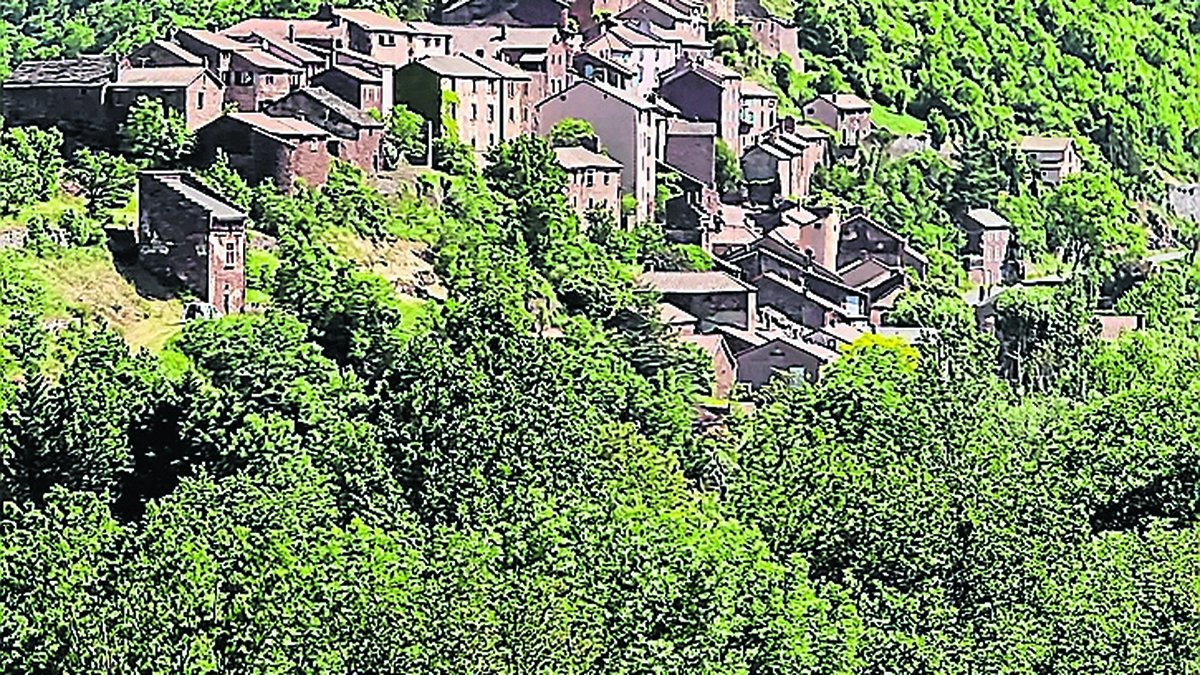 Combret. Le label Petites cités de caractères de France renouvelé