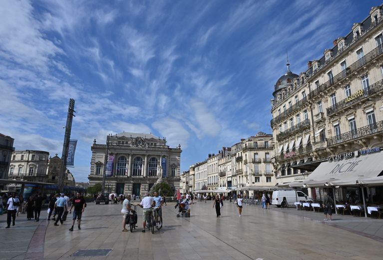 Montpellier et sa place de la Comédie, une capitale-bis.