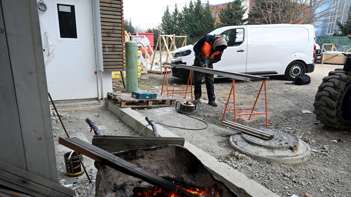 "Ça fait deux jours qu’on bosse dans ces conditions", le coup de gueule d’un salarié du BTP à Toulouse qui travaille dehors par – 7 °C