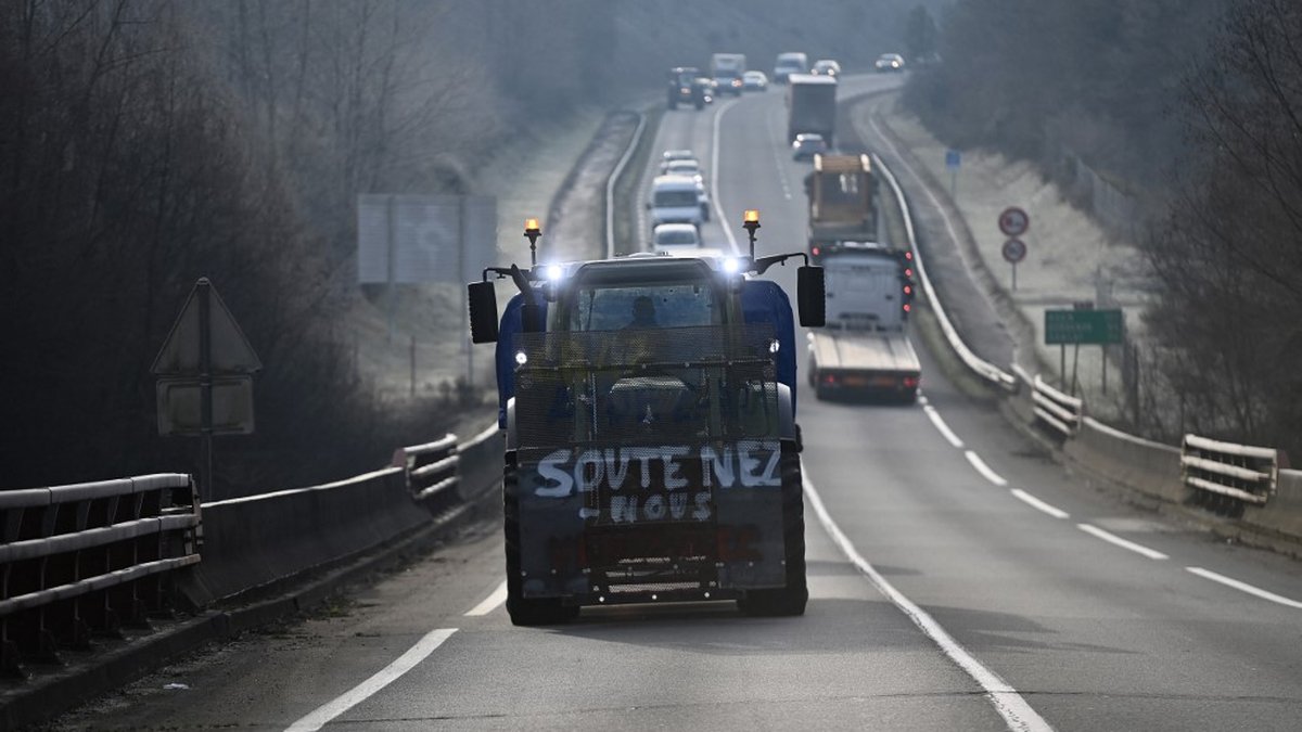 Colère agricole : des champs du Sud-Ouest aux portes de Paris, la crise change d’échelle