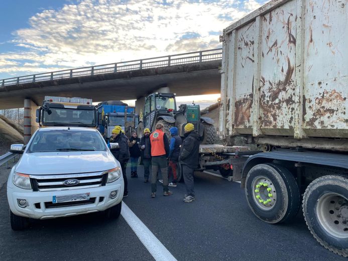 Ce tronçon de l’A61 est resté bloqué toute la journée.