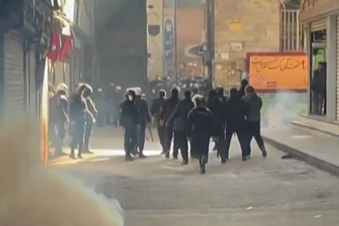 Importante manifestation contre le pouvoir à Téhéran, Donald Trump menace l’Iran de « frapper très fort » en cas de répression sanglante