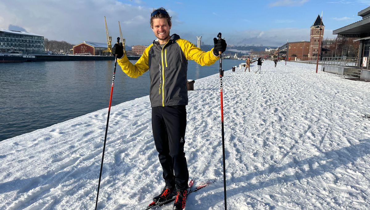 VIDÉO - À Rouen, un skieur fait le spectacle sur les quais en bord de Seine