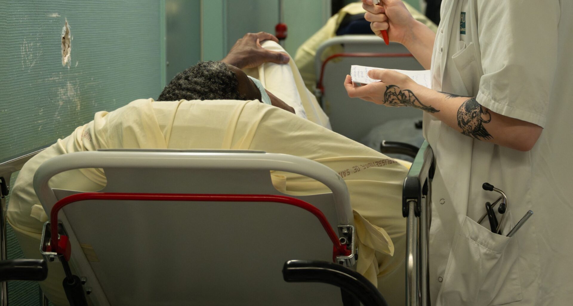 Grippe, grève des médecins : plans blancs activés dans de nombreux hôpitaux de l'ouest