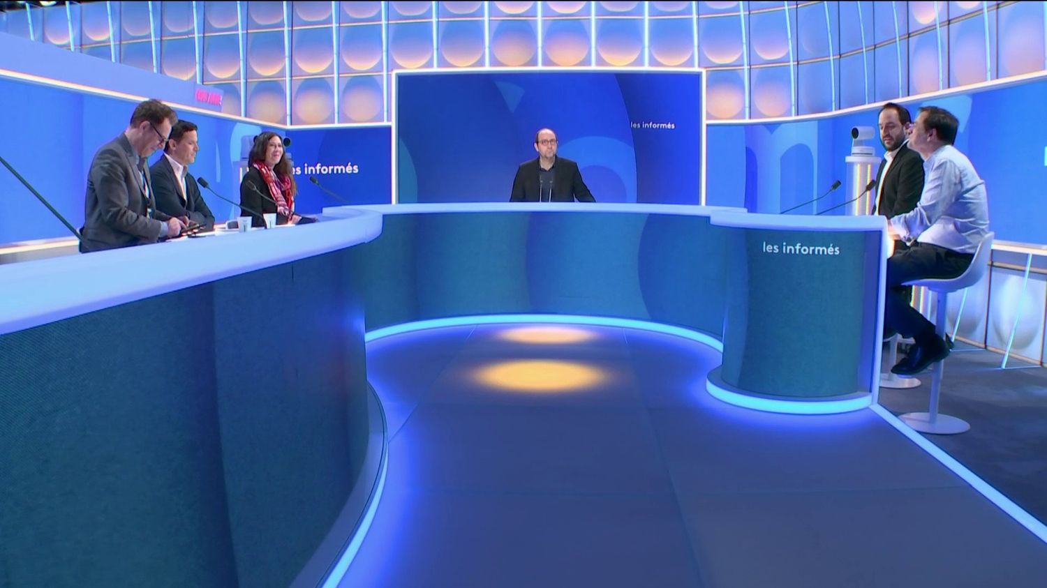 Hommage à Crans-Montana, Mercosur, frappe en Ukraine... Les informés de franceinfo du vendredi 9 janvier 2026