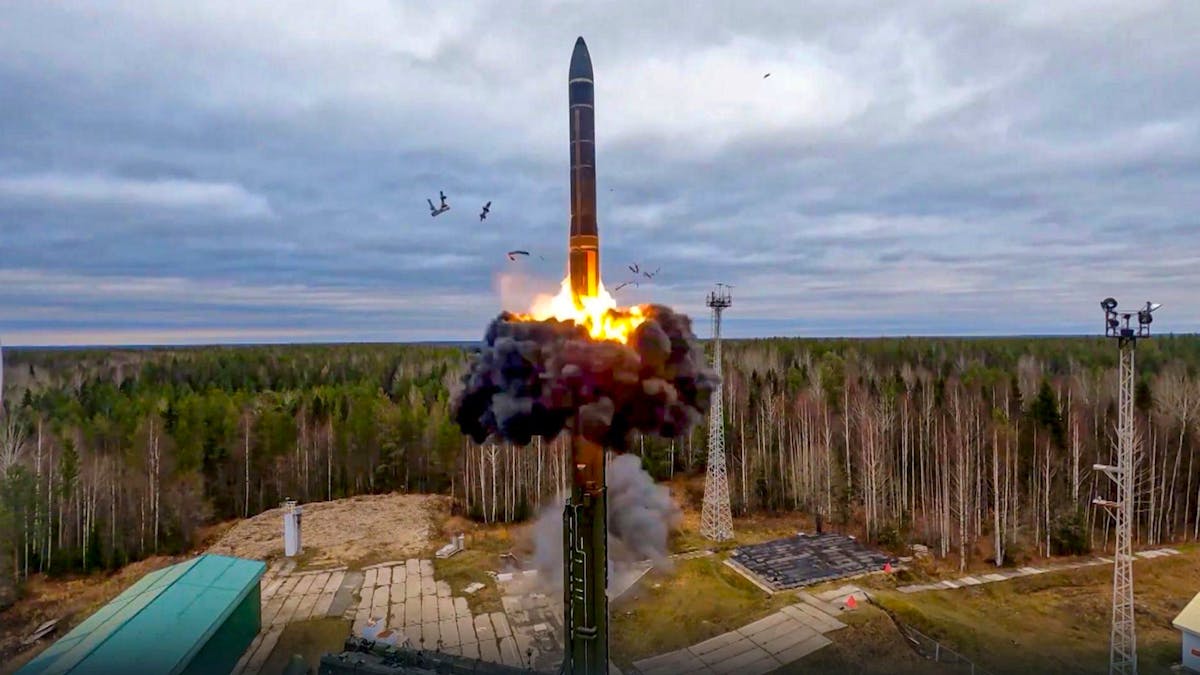 L’Ukraine redoutait que la Russie utilise de nouveau l’Orechnik, un missile qui, selon le président russe, peut atteindre la vitesse de Mach 10, soit plus de 12 000 km/h.
