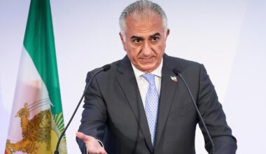 En Iran, Reza Pahlavi, fils du chah déchu, exhorte les manifestants à « se préparer à conquérir » les centres-villes