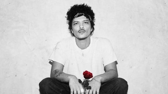 qui fera les premières parties de ses concerts au Stade de France ?