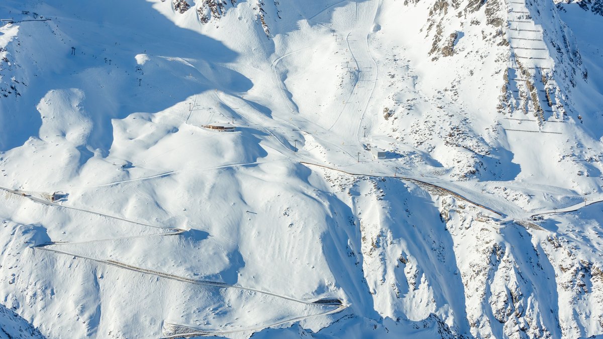 Journée noire dans les stations françaises : six avalanches distinctes font six victimes, dont trois morts