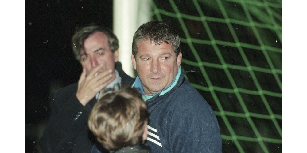 Toujours sur le banc de Marseille et toujours lors de la saison 1998/99. Le 10 novembre, l'OM de Rolland Courbis l'emportera 3-2 à Picot. Photo Alexandre Marchi