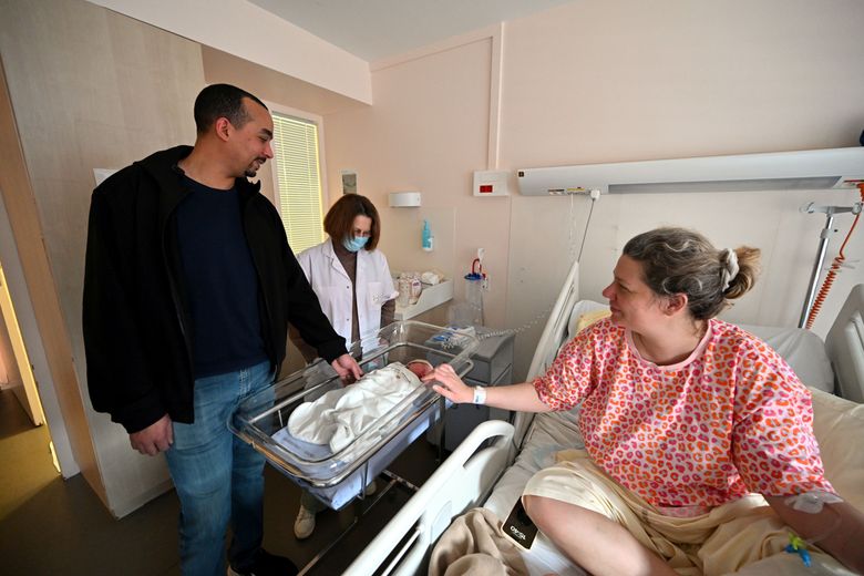 Adèle est née le 11 janvier à la maternité Paule-de-Viguier. Elle est entourée de ses parents, Estelle et Sekou Cissé, et de Nathalie Laurenceau, cadre sage-femme au CHU de Toulouse.