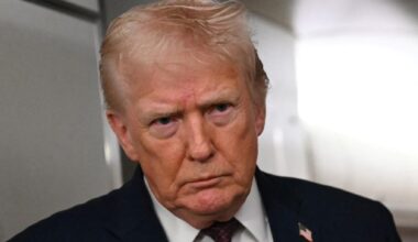 Soupçonné de vouloir intervenir en Iran, Trump assure que les « tueries » ont « pris fin »