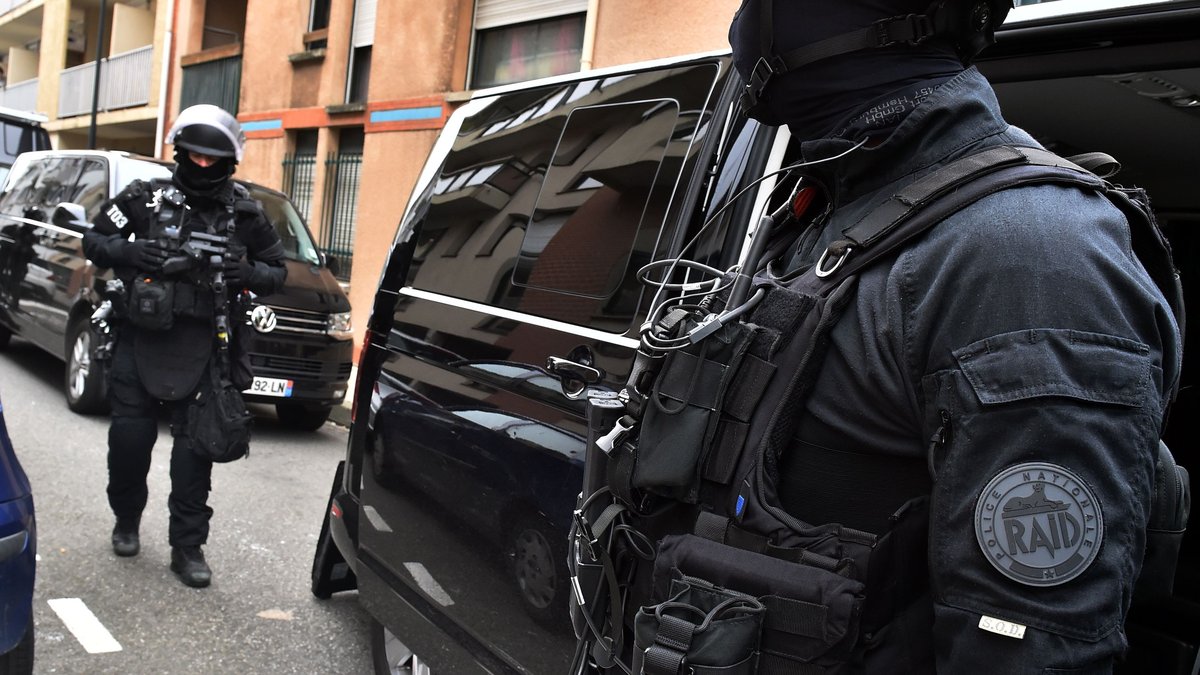 Tentative d’assassinat à Castres : sept suspects âgés de 16 à 18 ans présentés au pôle criminel de Toulouse