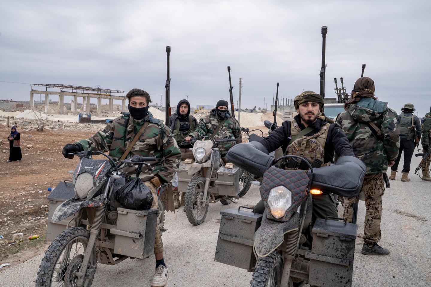 L’armée syrienne annonce contrôler la ville de Deir Hafer, à l’est d’Alep, après le retrait des Kurdes