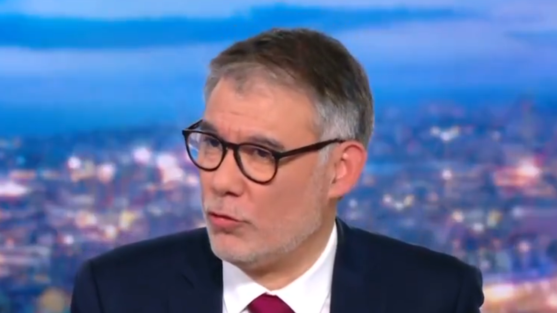 Olivier Faure annonce que le PS ne censurera pas le gouvernement, à deux conditions