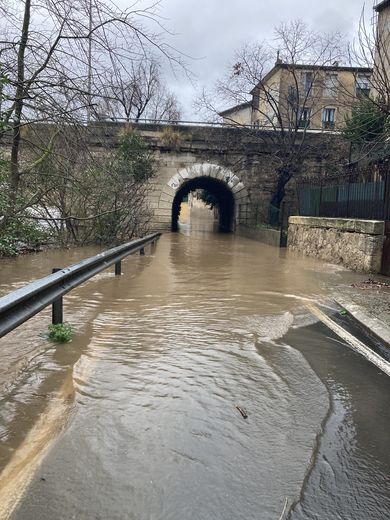 L’Orb est sorti de son lit ce dimanche à Béziers.