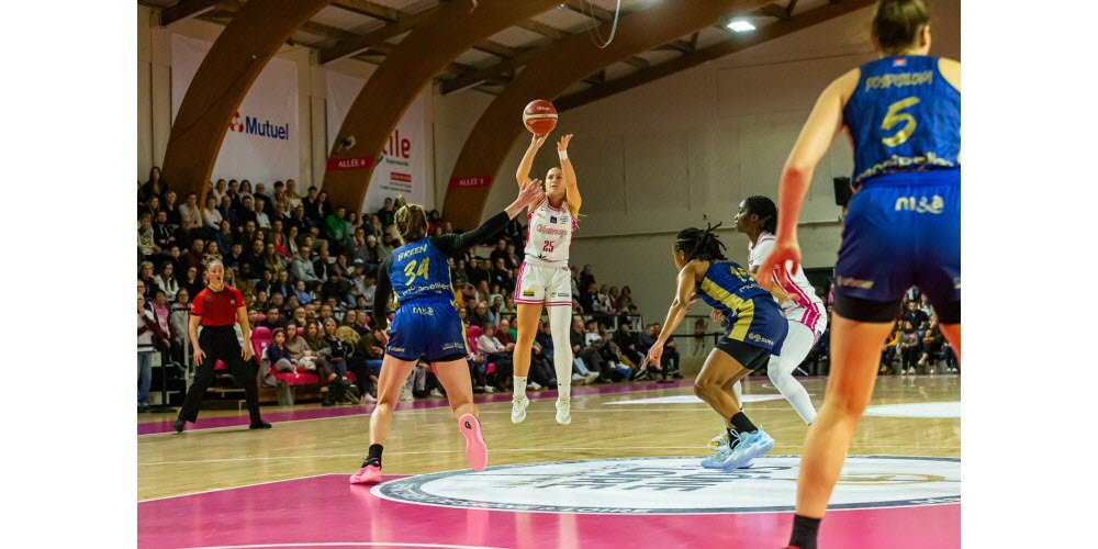 Ce dimanche 18 janvier 2026, Charnay recevait Lattes/Montpellier en quart de finale de la Coupe de France féminine. Aux portes du dernier carré, les Charnaysiennes se sont malheureusement inclinées 73 à 67. Photo Christophe Dury