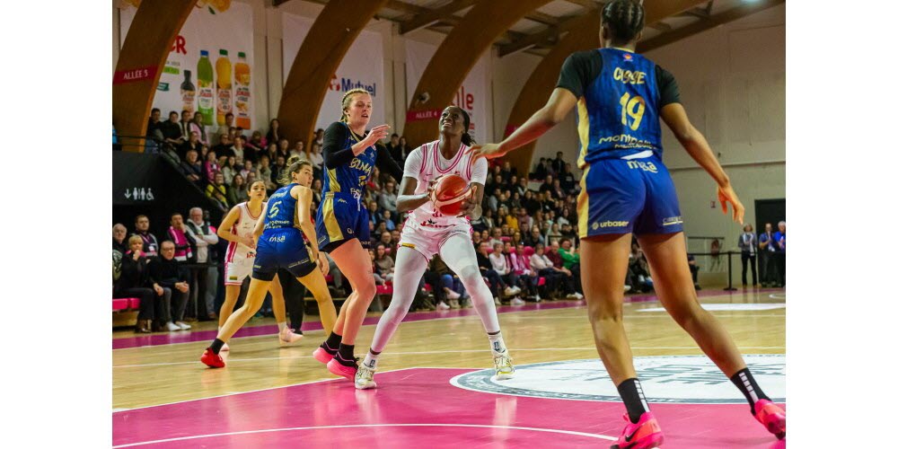 Ce dimanche 18 janvier 2026, Charnay recevait Lattes/Montpellier en quart de finale de la Coupe de France féminine. Aux portes du dernier carré, les Charnaysiennes se sont malheureusement inclinées 73 à 67. Photo Christophe Dury