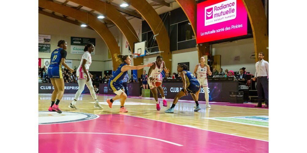 Ce dimanche 18 janvier 2026, Charnay recevait Lattes/Montpellier en quart de finale de la Coupe de France féminine. Aux portes du dernier carré, les Charnaysiennes se sont malheureusement inclinées 73 à 67. Photo Christophe Dury