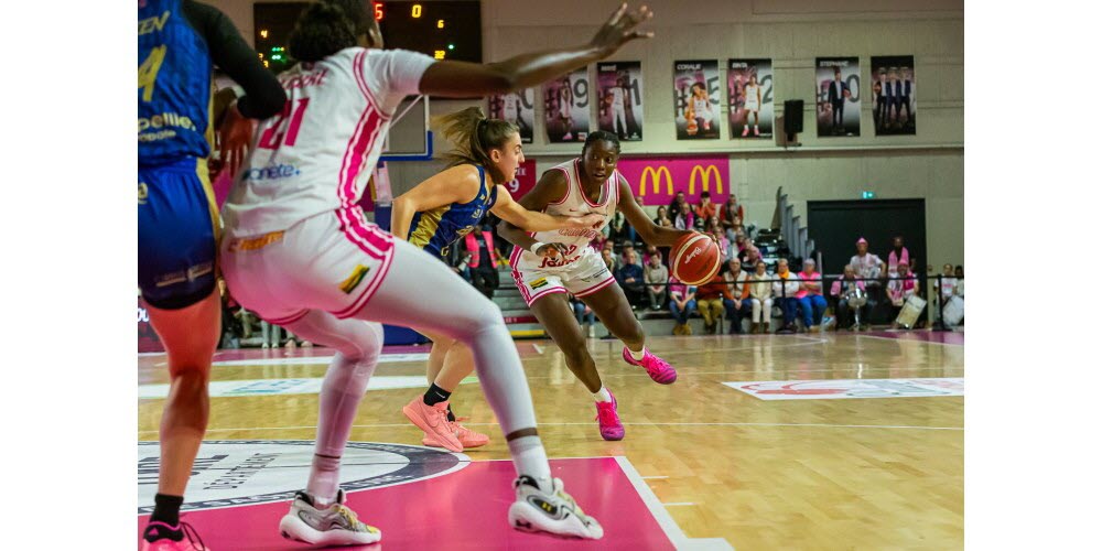 Ce dimanche 18 janvier 2026, Charnay recevait Lattes/Montpellier en quart de finale de la Coupe de France féminine. Aux portes du dernier carré, les Charnaysiennes se sont malheureusement inclinées 73 à 67. Photo Christophe Dury