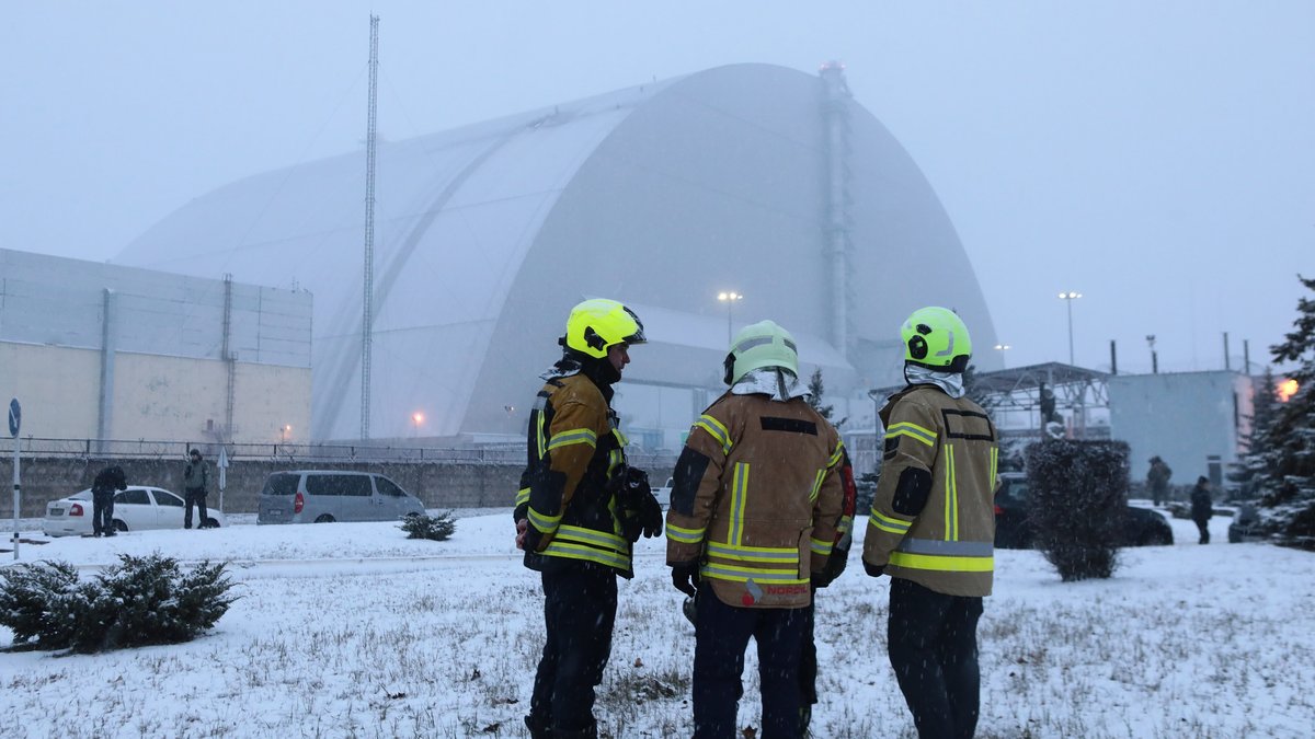 Guerre en Ukraine : la centrale de Tchernobyl visée par la Russie, y a-t-il un risque de radiation ?