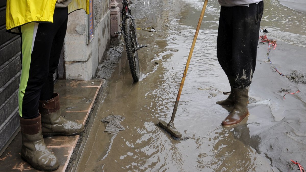 Les eaux usées remontent dans la rue dès qu’il pleut depuis des années : les habitants du village refusent de payer leurs factures d’eau