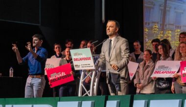 "Il faut continuer à transformer notre ville" : le maire de Montpellier Michaël Delafosse lance sa campagne devant un millier de partisans
