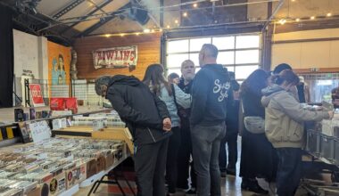 Le 11eᵉVinyl pop-up market a fait vibrer la Halle Tropisme
