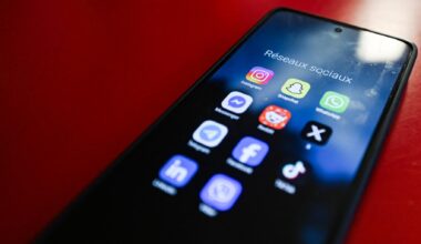 La Commission européenne confirme que la France peut interdire les réseaux sociaux avant 15 ans