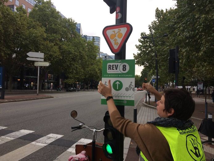 Il y a quelques années, des cyclistes avaient réalisé une action d’affichage du futur Réseau Express Vélo.