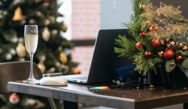 En arrêt maladie, elle n’est pas invitée à la fête de Noël de l’entreprise : une salariée porte plainte contre son employeur… et perd le procès