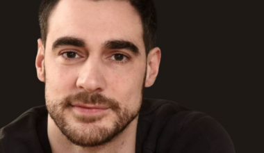 Face à son calvaire, le comédien Arnaud Denis porte plainte pour « blessures involontaires »