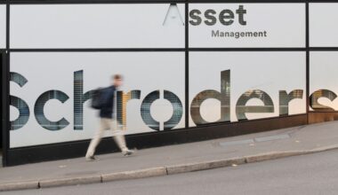 Schroders au Royaume-Uni a évoqué des alliances dans le capital privé pour soutenir sa croissance, selon des sources