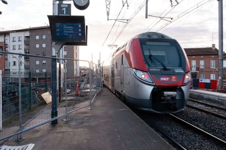 Le chantier de rénovation de la gare Saint-Agne a pris du retard à cause de la découverte d’amiante. Les riverains sont à bout.