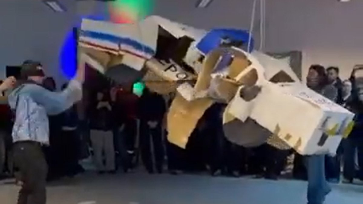 Une sculpture de voiture de police détruite à la Haute École des Arts de Mulhouse : le préfet du Haut-Rhin saisit la justice