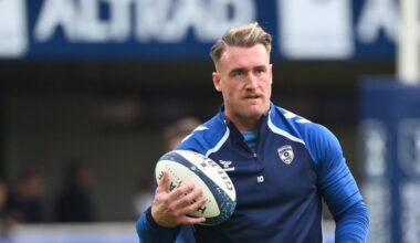 Top 14 - Les compositions de Montpellier - Stade français : Stuart Hogg à l'arrière, Tawera Kerr-Barlow à la mêlée