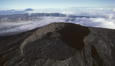 La Réunion en alerte avant une "éruption probable ou imminente" du Piton de la Fournaise