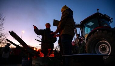 des tracteurs de la Coordination rurale sont entrés dans Paris, près de l'Arc de Triomphe