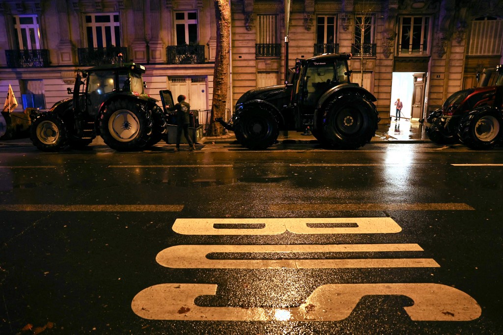 au moins 150 tracteurs sont entrés dans Paris selon la préfecture de police, la FNSEA et des Jeunes Agriculteurs à l'origine de l'action