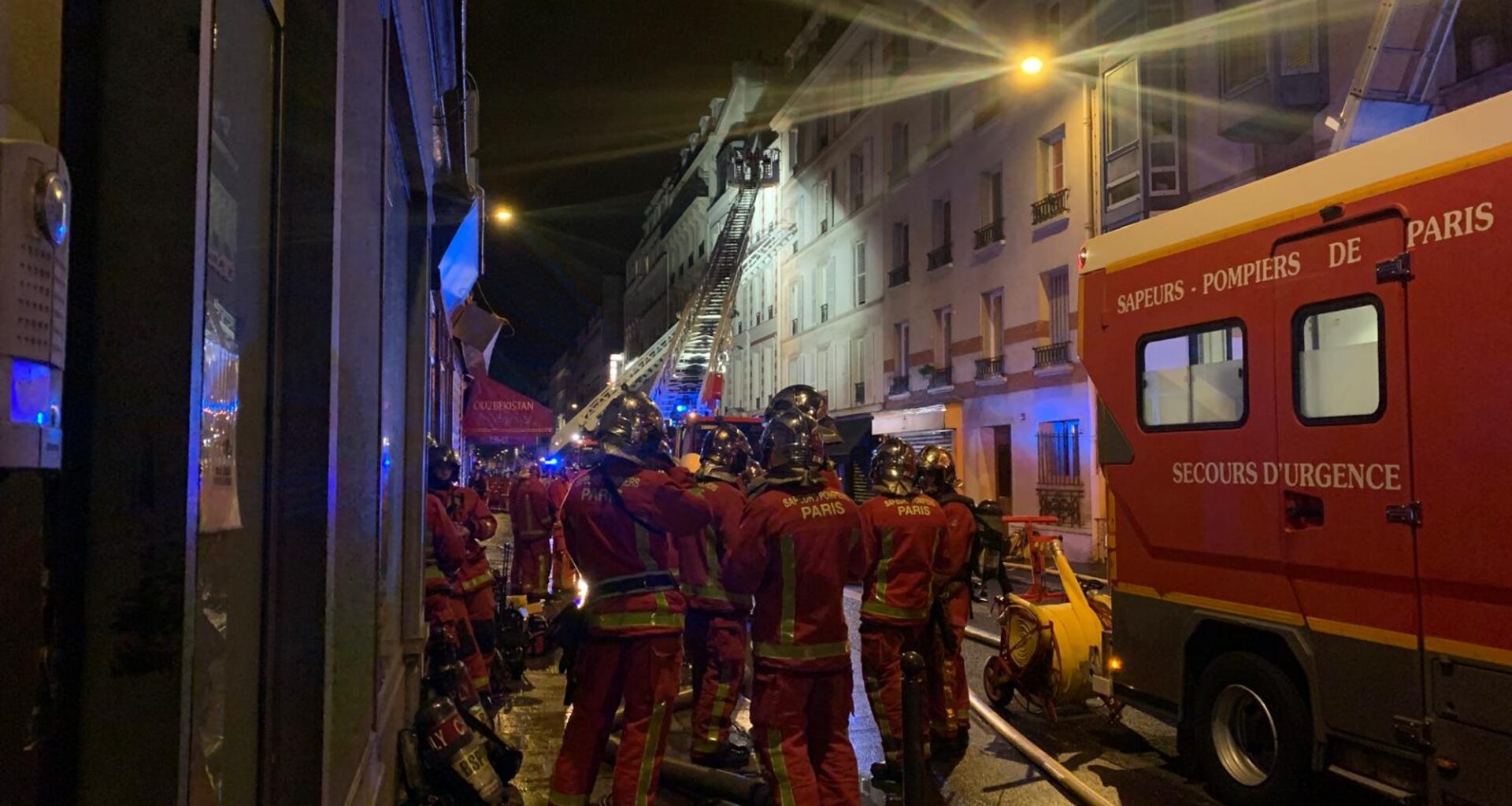 l'étage d'un immeuble s'effondre sur celui du dessous à Paris, au moins 20 blessés