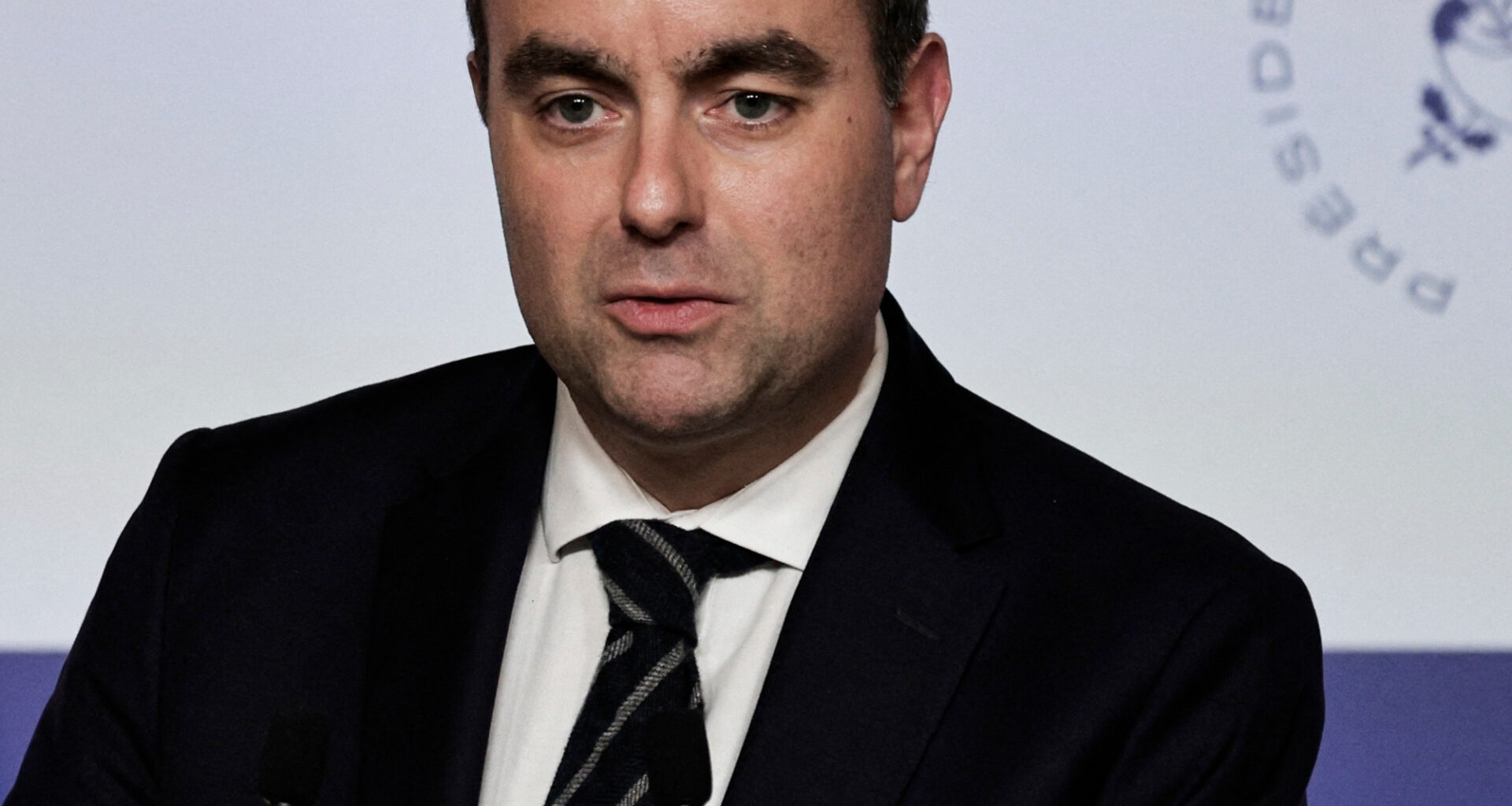 Lecornu opte pour le 49.3, Macron salue la copie budgétaire et le RN et LFI annoncent le dépôt de motions de censure