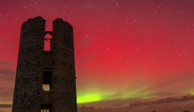 les images impressionnantes des aurores boréales qui ont illuminé le ciel en France et en Europe cette nuit