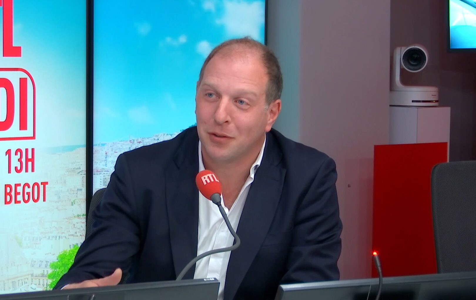 sur RTL, le président de la fédération qui gère l'enseignement catholique annonce la fermeture de l'établissement