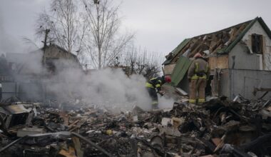 la Russie a lancé un missile et une centaine de drones dans la nuit, malgré les annonces de Trump