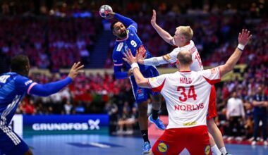 désillusion pour les Bleus, battus par le Danemark pour leurs débuts dans le tour principal