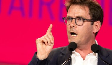 le maire PS Nicolas Mayer-Rossignol candidat à sa propre succession